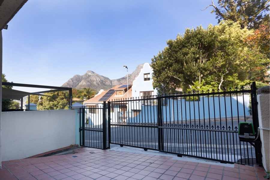 4 Bedroom Property for Sale in Gardens Western Cape